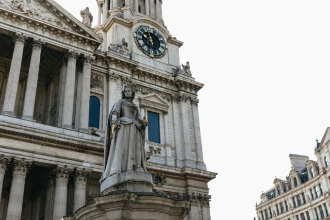 Full-Day Total London Tour & Flight on the London Eye - Inclusions and Restrictions