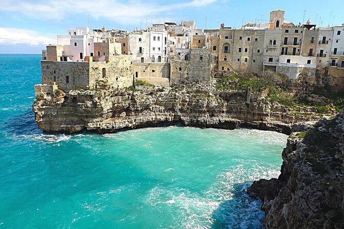 Full-Day Tour Alberobello & Locorotondo & Polignano a Mare & Bari - Exploring Locorotondo