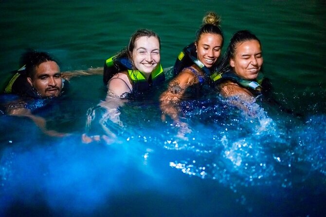 Full-Day Tour Baru - National Aviary and Playa Blanca + Bioluminescent Plankton - Key Points