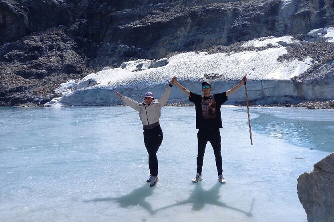 Full Day Tour Charquini and Laguna Esmeralda - Transportation Details