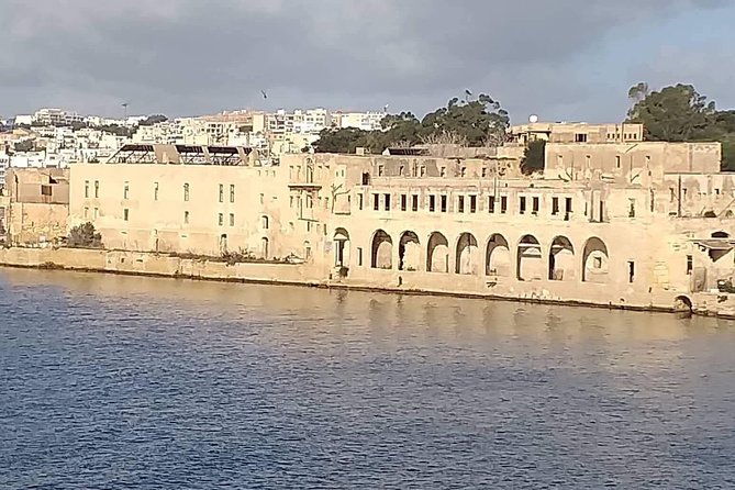 Full Day Tour in Malta (Driver) Including the Malta Experience + Lunch - Lunch and Snack