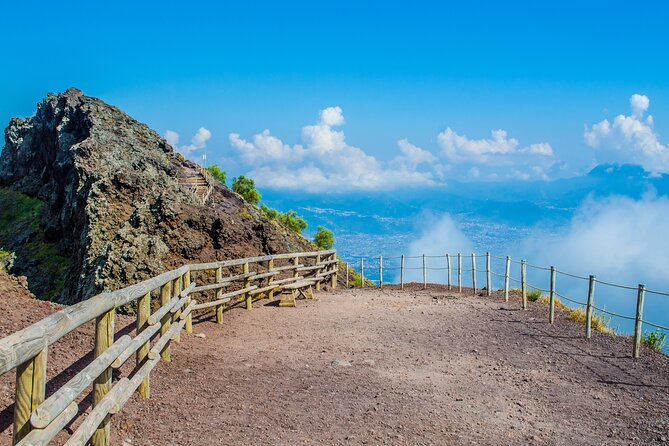 Full Day Tour in Pompeii, Herculaneum and Vesuvius - Climbing Mount Vesuvius