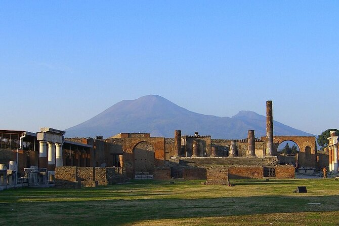 Full-Day Tour in Pompeii, Herculaneum and Vesuvius With Lunch - Key Points