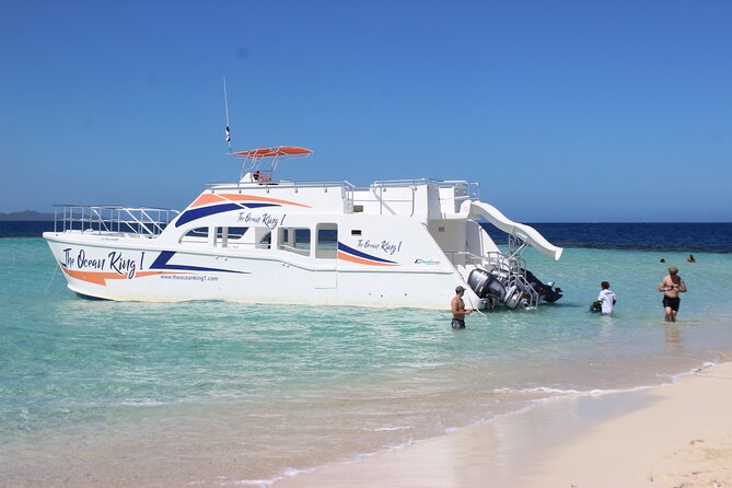 Full-Day Tour Isla Bonita Deluxe - Inclusions and Amenities
