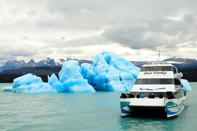 Full Day Tour Navigating Through the Glaciers of the National Park - Key Points