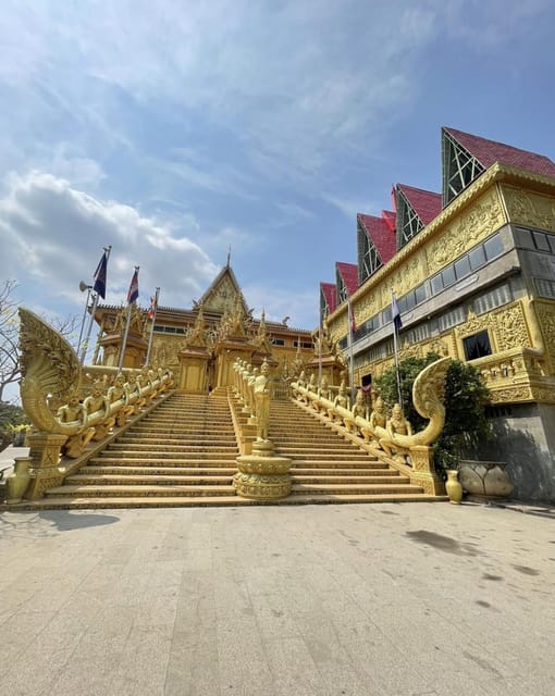Full Day Tour of Phnom Penh City With Lina - Central Market and Silk Island