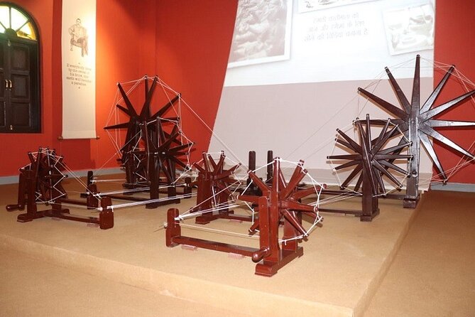 Full Day Tour of Rajkot City With Traditional Themed Dinner - Mahatma Gandhi Museums Transformative Journey