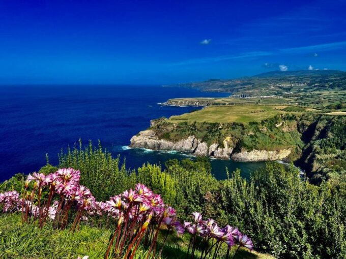 Full Day Tour Sete Cidades and Lagoa Do Fogo €75 - Accessibility and Pickup Location
