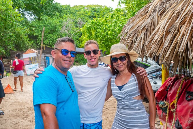 Full Day Tour to 4 Rosario Islands With Snorkeling and Plankton in Cartagena - Culinary Highlights and Dining Options