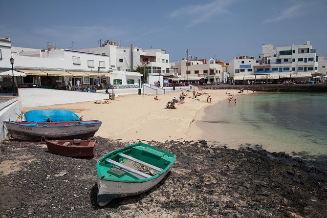 Full Day Tour to Fuerteventura Dunes From Lanzarote - Discovering Corralejo