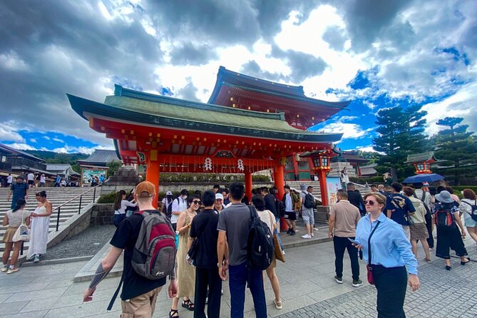 Full Day Tour to Fushimi Inari, Nara Park and Osaka From Kyoto - Exploring Fushimi Inari Shrine