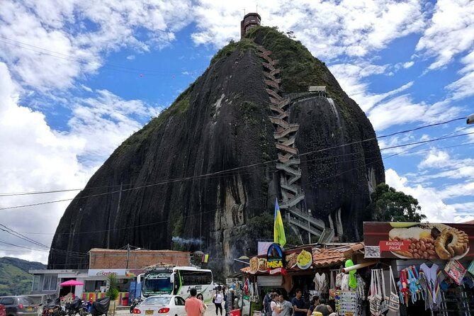 Full-Day Tour to Guatapé Piedra Del Peñol From Medellin - Meeting and Pickup Details