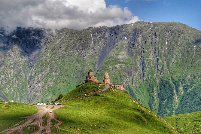 Full-Day Tour to Kazbegi With Khinkali and Wine Included - Reviews