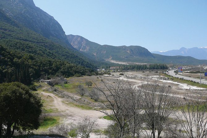 Full Day Tour to Meteora and Thermopylae - Pickup and Communication