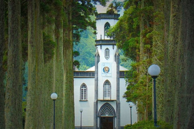 Full Day Tour to Sete Cidades, Lagoa Do Fogo and Pineapples - Scenic Stops and Photography