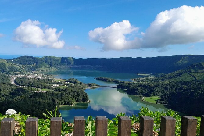 Full Day Tour to Sete Cidades, Lagoa Do Fogo and Pineapples - Traditional Liqueur Tasting