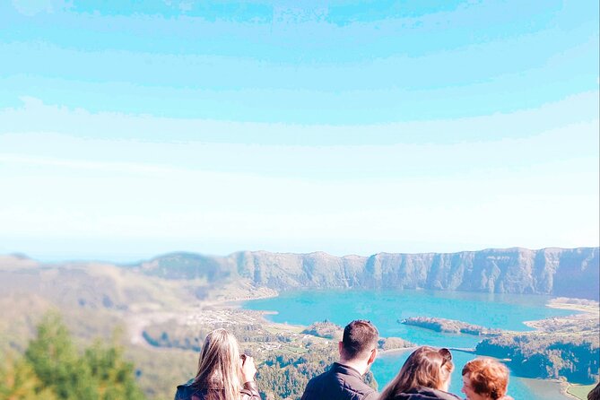 Full Day Tour to Sete Cidades, Lagoa Do Fogo and Pineapples - Local Insights and Experiences