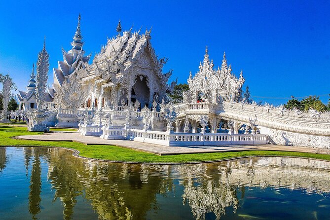 Full Day Tour White Temple Black House and Blue Temple With Lunch - Customer Experience and Feedback