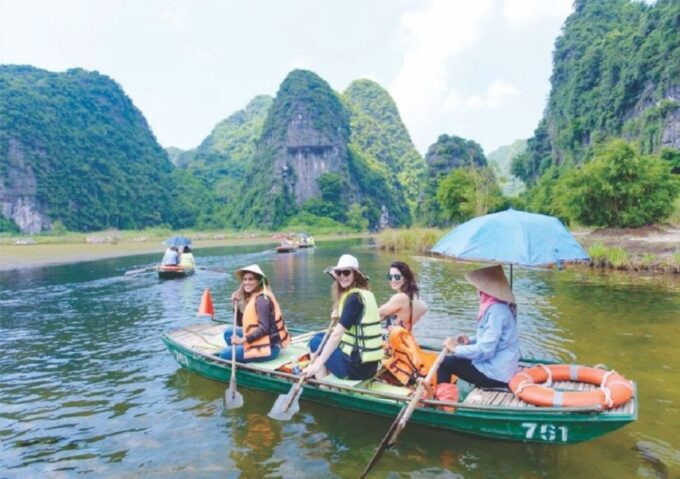 Full Day Trang An, Bai Dinh, Mua Cave, Bus, Lunch & Guide - Tour Guide Accompaniment