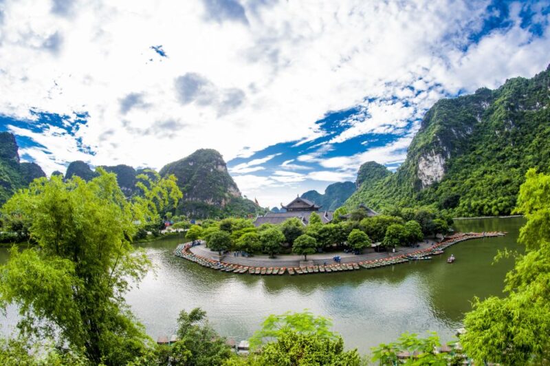 Full Day Trang An, Bich Dong Pagoda, Biking & Family Visit - Key Points