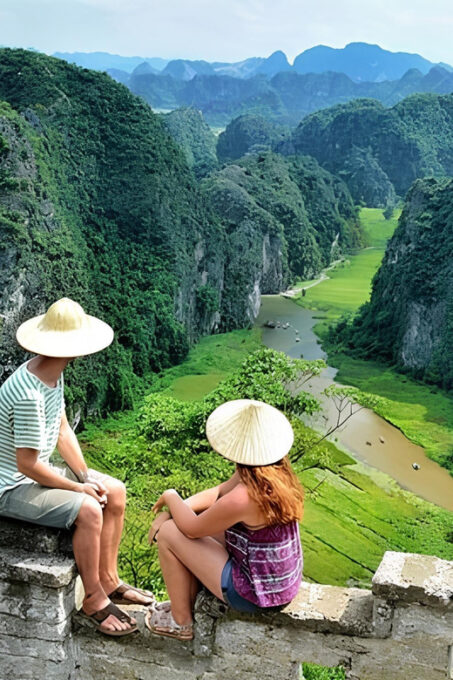 Full-Day Trip to Bai Dinh, Trang An, Mua Cave (Group) - Bai Dinh Pagoda Exploration