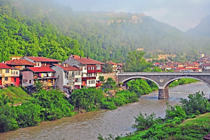 Full Day Trip to Bulgaria From Bucharest - Highlights of Veliko Tarnovo