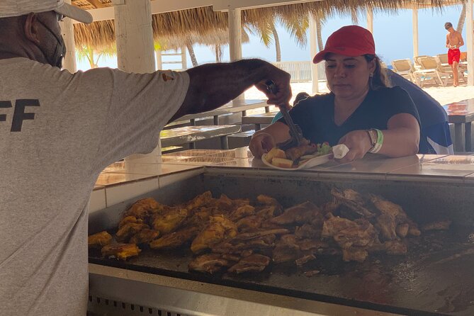 Full-Day Trip to Catalina With Snorkelling From Punta Cana - Dining Options and Beverages