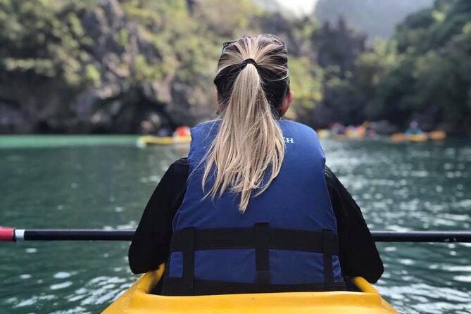 Full Day Trip to Lan Ha Bay With Kayaking in Less Tourist Areas - Viet Hai Village Exploration