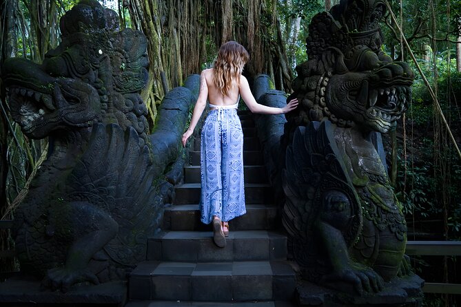 Full-Day Ubud and Uluwatu Sunset Tour - Exploring Uluwatu
