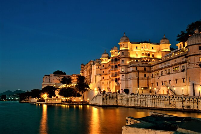 Full Day Udaipur Sightseeing and Heritage Walk With Guide - Marveling at the Scenic Lake Views
