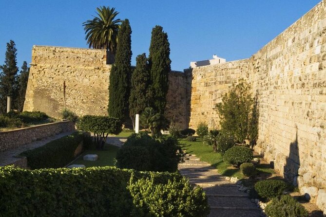Full Day Visiting Tarragona and Sitges From Barcelona - Explore Roman Ruins