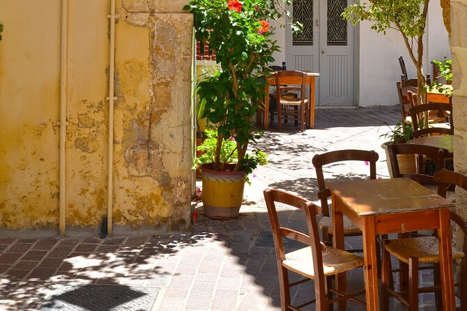 Full-Day West Crete Tour: Chania & Rethymnon Old Town and Kournas Lake - Visiting Rethymnon Old Town