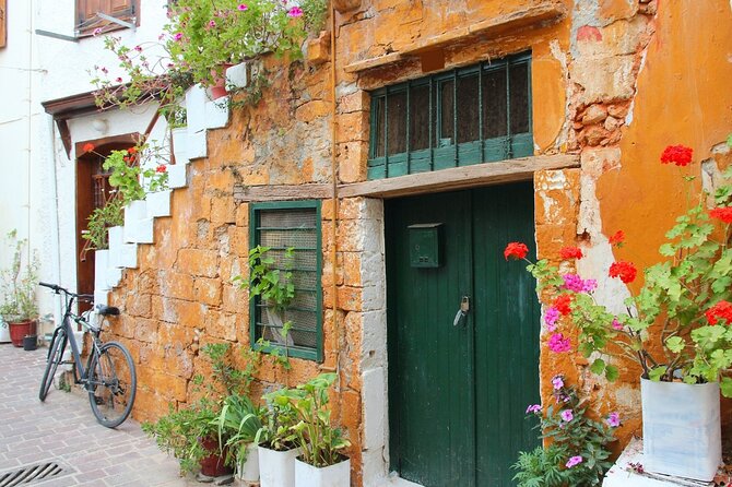 Full-Day West Crete Tour: Chania & Rethymnon Old Town and Kournas Lake - Exploring Chanias Venetian Streets