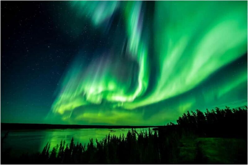Full-Day Yellowknife Tour with Northern Lights/Aurora View - Transportation and Group Size