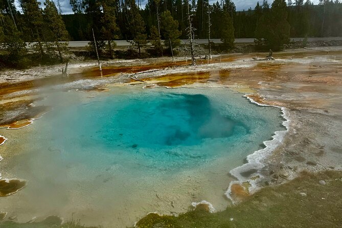 Full Day Yellowstone "The Volcano" Lower Loop West Yellowstone - Exploring the Grand Canyon of the Yellowstone