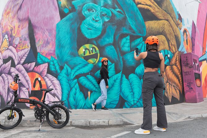 Full Downtown Electric Bike Tour With Fresh Coffee and Fruit - Experienced Guides