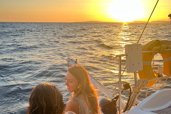 Full, Half Day, or Sunset Sailing Experience With Tapas & Drinks - Group Size and Capacity