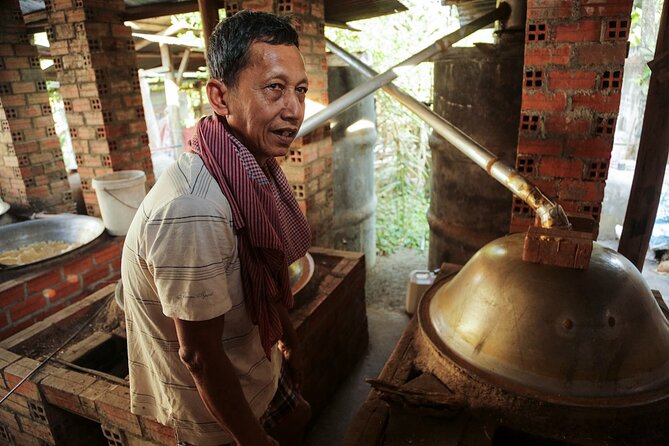 Full/Half Day Tuk TuK: Handicrafts Bambootrain Killing&Bat Caves - Local Cuisine