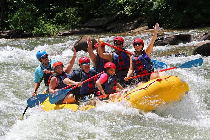 Full Ocoee River Rafting Adventure With a Riverside Lunch - Riverside Lunch: A Refreshing Break