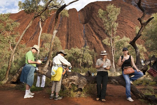 Full Uluru Base Walk at Sunrise Including Breakfast - Pickup and Meeting Logistics