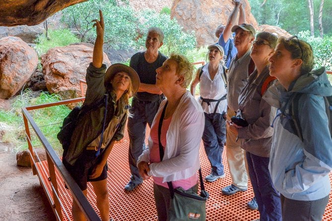 Full Uluru Base Walk at Sunrise Including Breakfast - Geology and Landscapes of Uluru