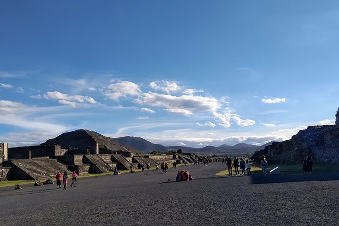 Full Visit to Pyramids in Spanish and English - Accessibility and Weather Considerations