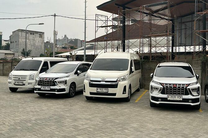 Fullday 10 hours rent a car in Jakarta city with toll & parking - Key Points