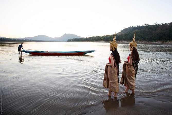 Fullday Kayaking To Pak Ou Caves, Traditional Villages & Kuang Si Waterfall - Visiting Traditional Villages