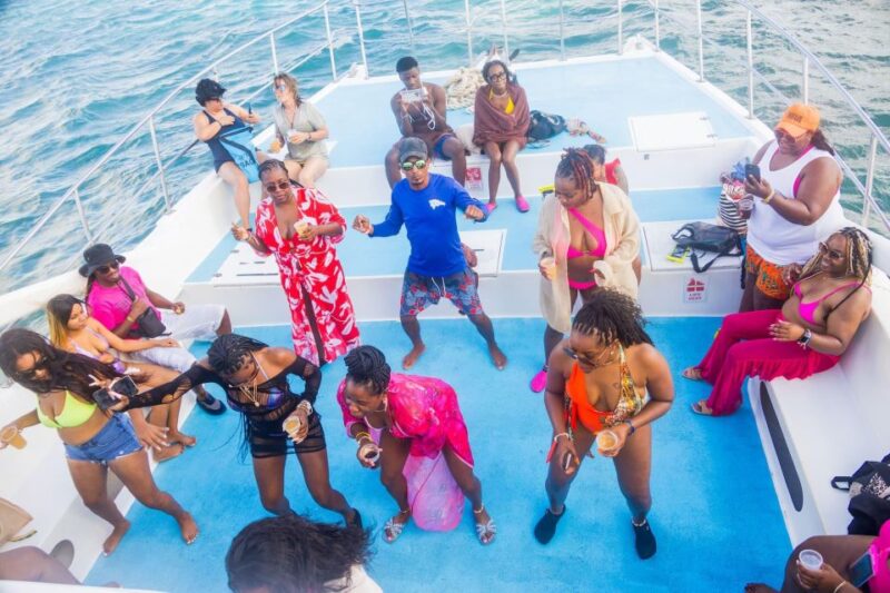 FUN AQUATIC - Catamaran Tour