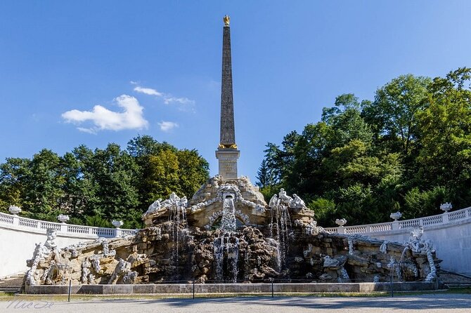 Fun & Mobile Scavenger Hunt Through the Schönbrunn Palace Park - Exploring the Palace Park