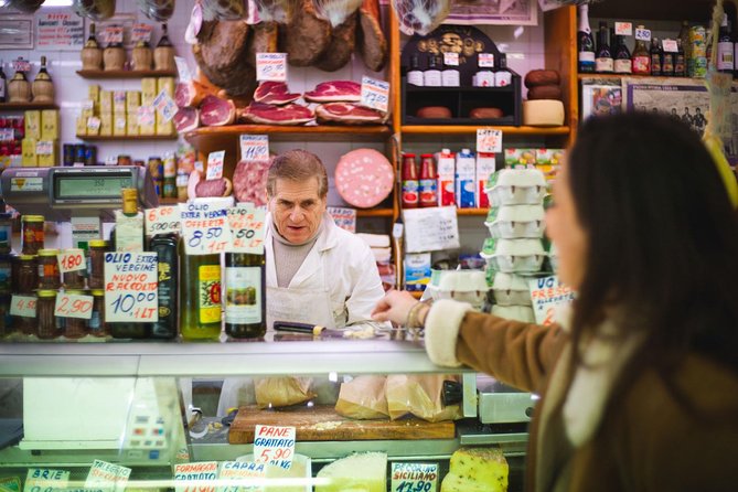 Fun Private Florence Food Tour With a Local Food Expert Martina - Interacting With Vendors at Santambrogio Market