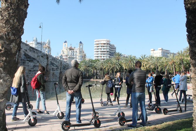 Fun Ride to the City of Arts & Science by E-Step Scooter - Bike Paths and Safe Riding