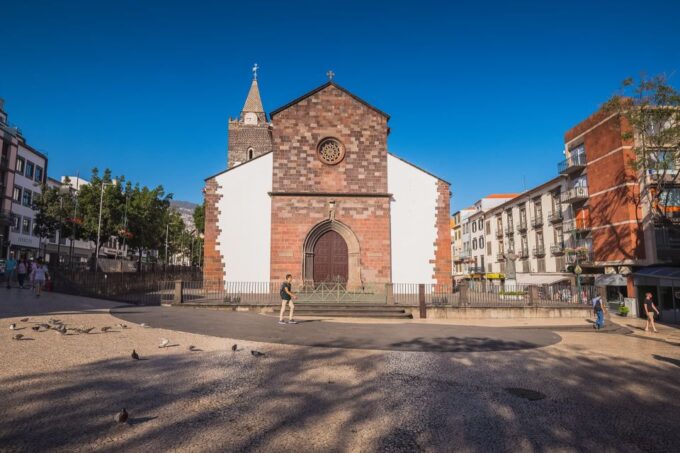 Funchal: 1 Hour Tuk Tuk Private City Tour on Tukway - Pricing and Booking