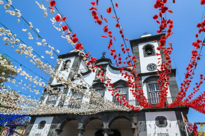 Funchal: Hop-On Hop-Off Bus Tour - Exploring Madeiras Landscapes